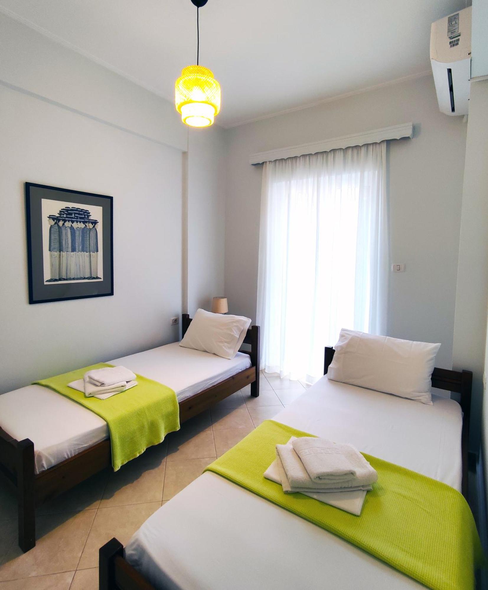 Comfy Hill Apartments Sarande Exterior photo